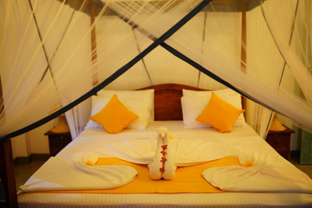 Ronaya Surf Waves Villa Dikwella Bagian luar foto